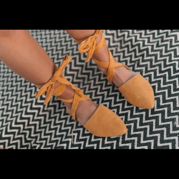 Yellow flat mules with tie - Picture 2 of 2